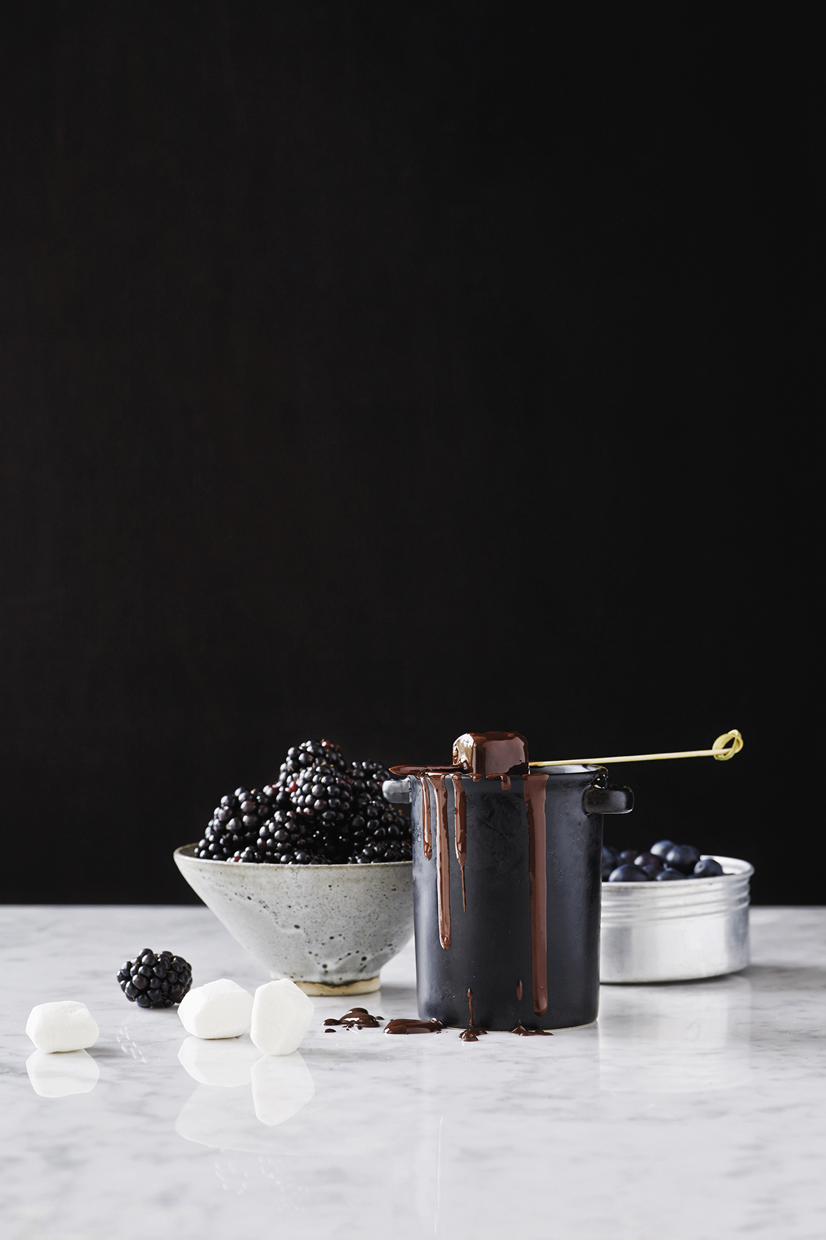 Mørk sjokolade 73% med friske bær Fondue - Mørk sjokolade 73%