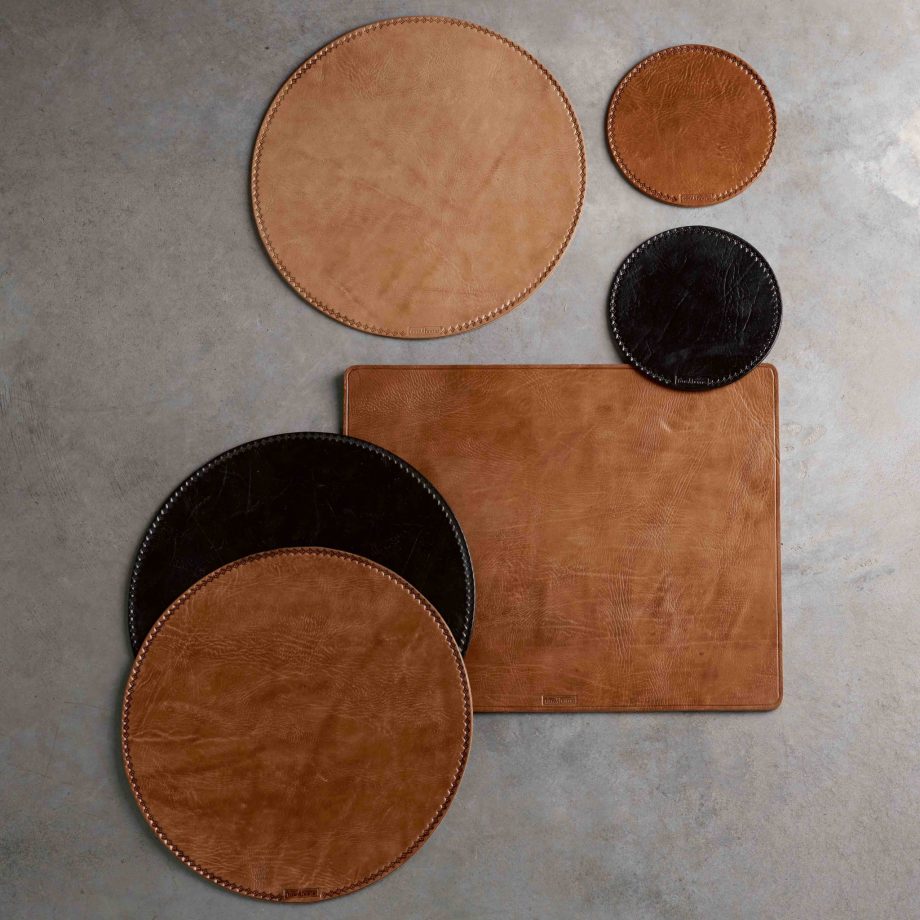 brun matte 920x920 - Spisebrikke i skinn - Sort