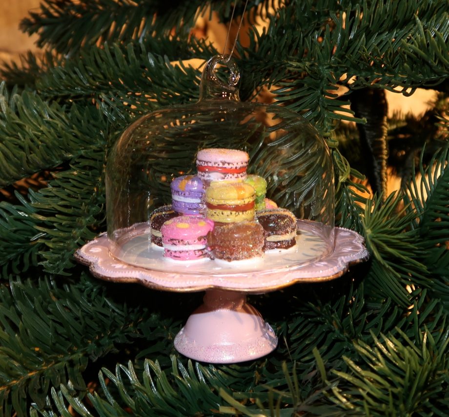 IMG 4093 920x855 - Cake stand with macaroons