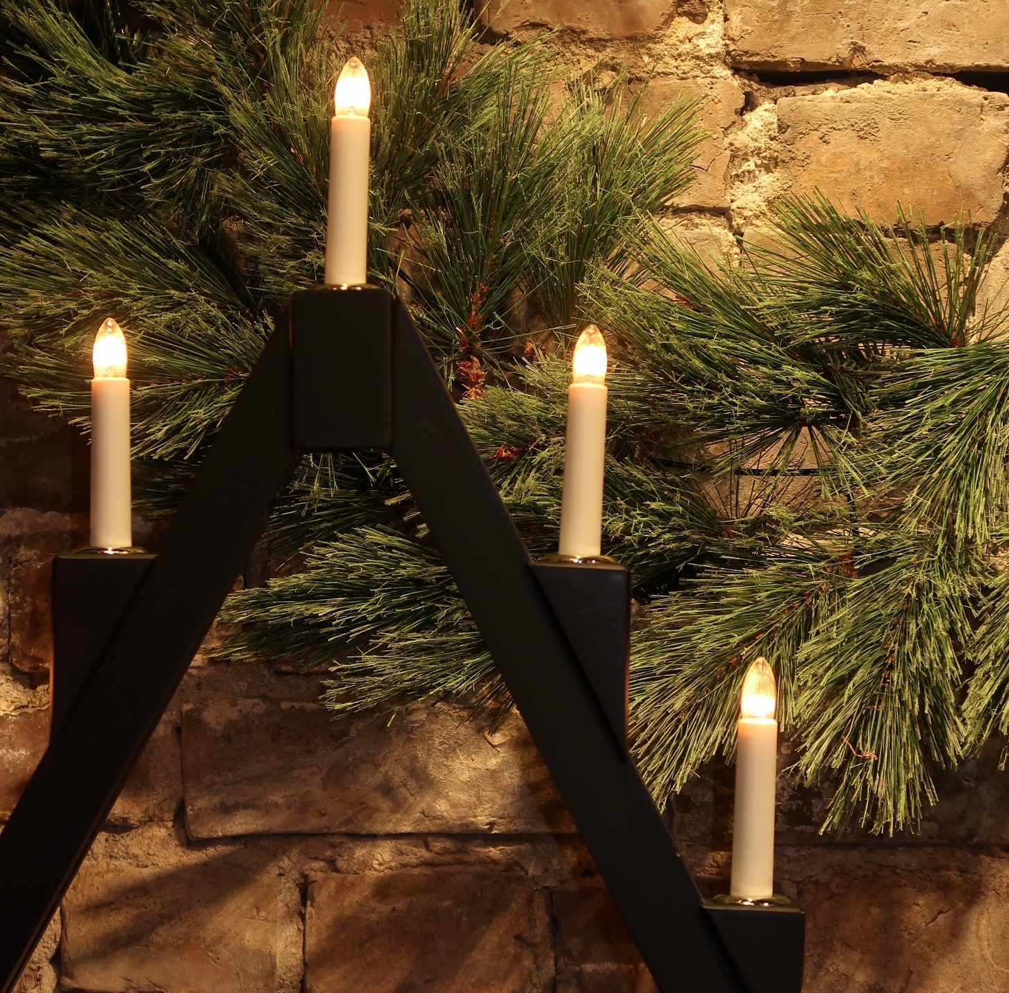 Adventstake - Sort med 7 lys Adventstake - Sort med 7 lys