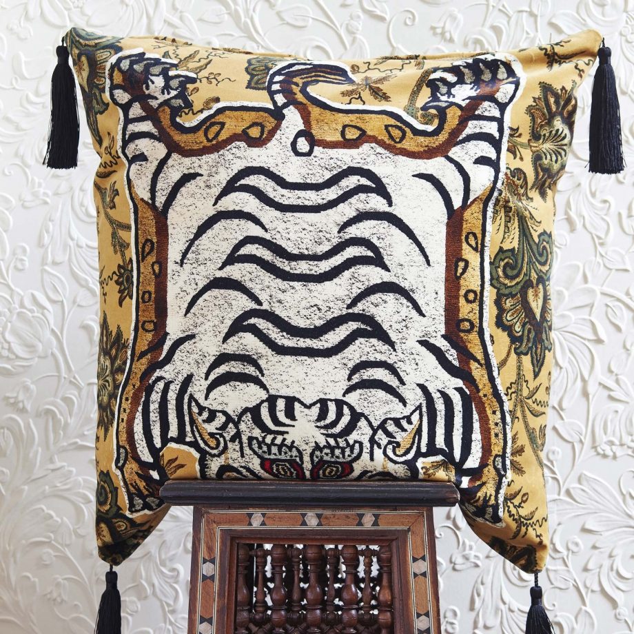 tigris large velvet tassel cushion indienne ochre 2 920x920 - Pute - Tigris, Velvet - House of Hackney
