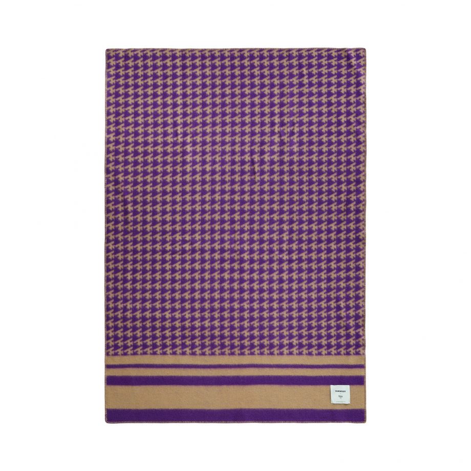 3421 f44f495666 tomwoodblanketlogopurple2 full 1 920x920 - TomWood x Røros Tweed - Ullpledd logo print purple