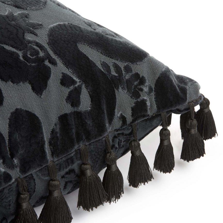 anaconda large velvet jacquard cushion noir 2 920x920 - Pute - Anaconda Noir, velvet, House of Hackney