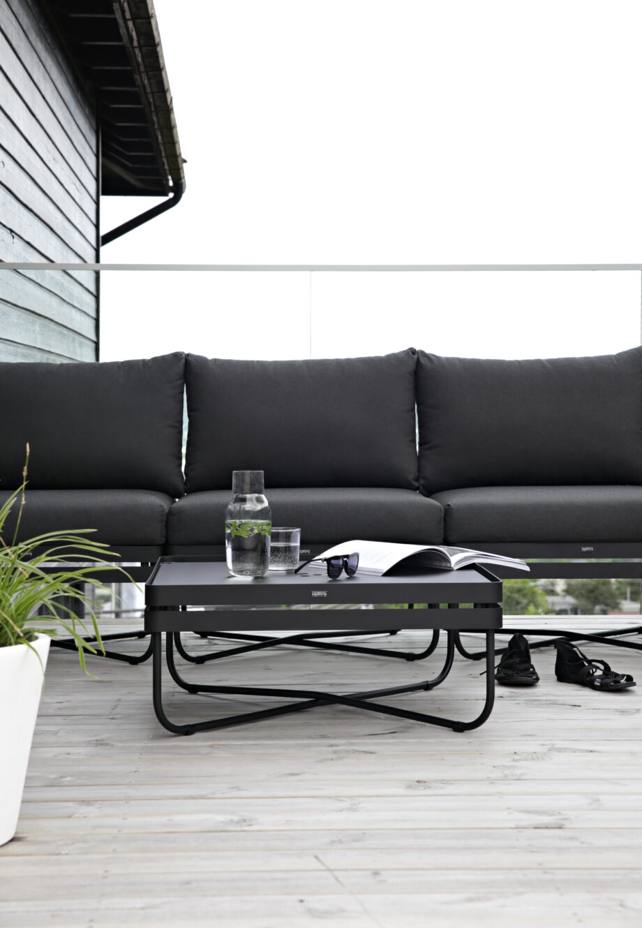 S Outdoor Sofa Bris S 02 @stylizimoblog 920x1329 - Ygg & Lyng  - Bris modulsofa, Black