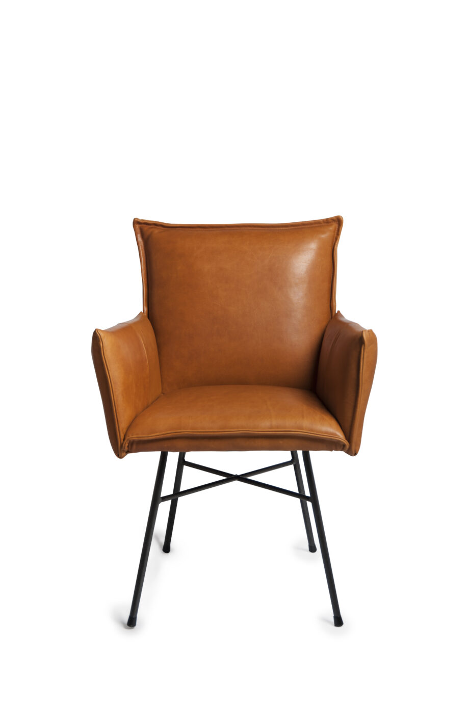 Sanne diningchair with arm Luxor cognac front 920x1383 - Jess Design - Spisestol - Sanne